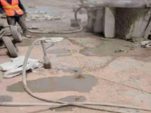 杭锦后水泥混凝土路面板底注浆技术 路面脱空注浆整治方案